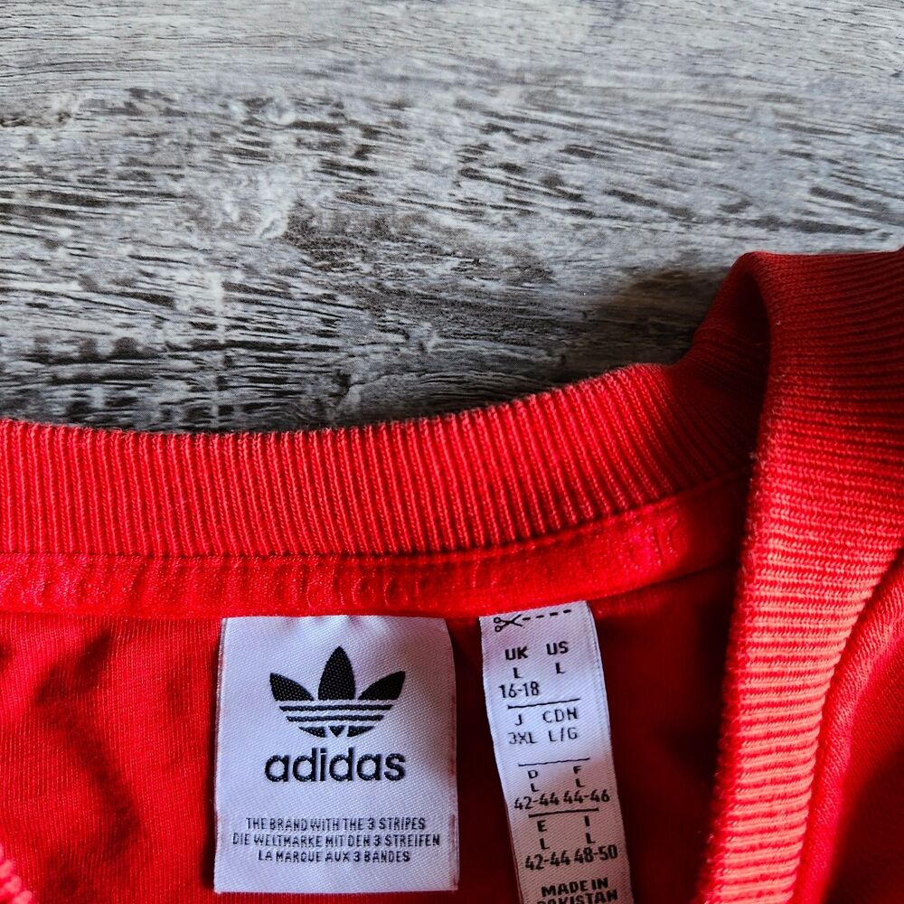 (L) Adidas crewneck - Picture 4 of 5